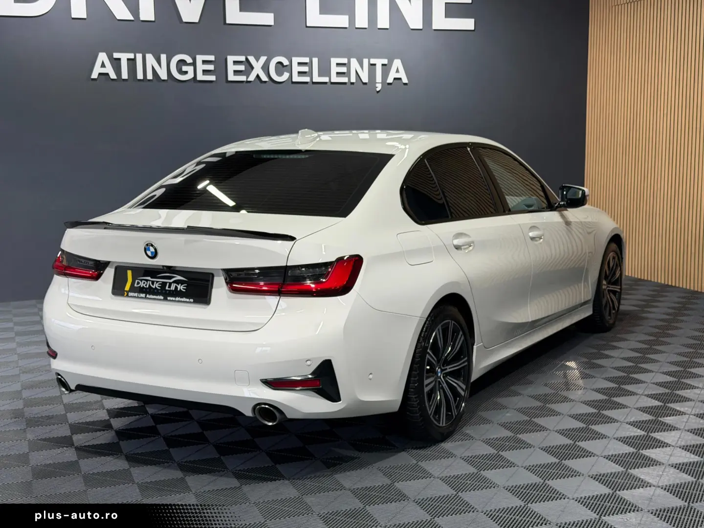 BMW 330e Sport Line