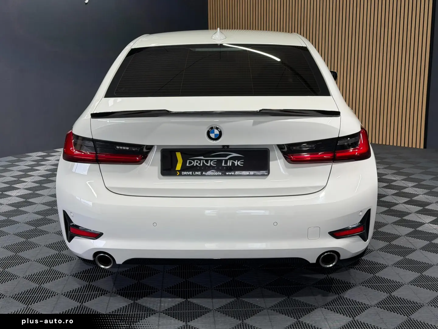 BMW 330e Sport Line