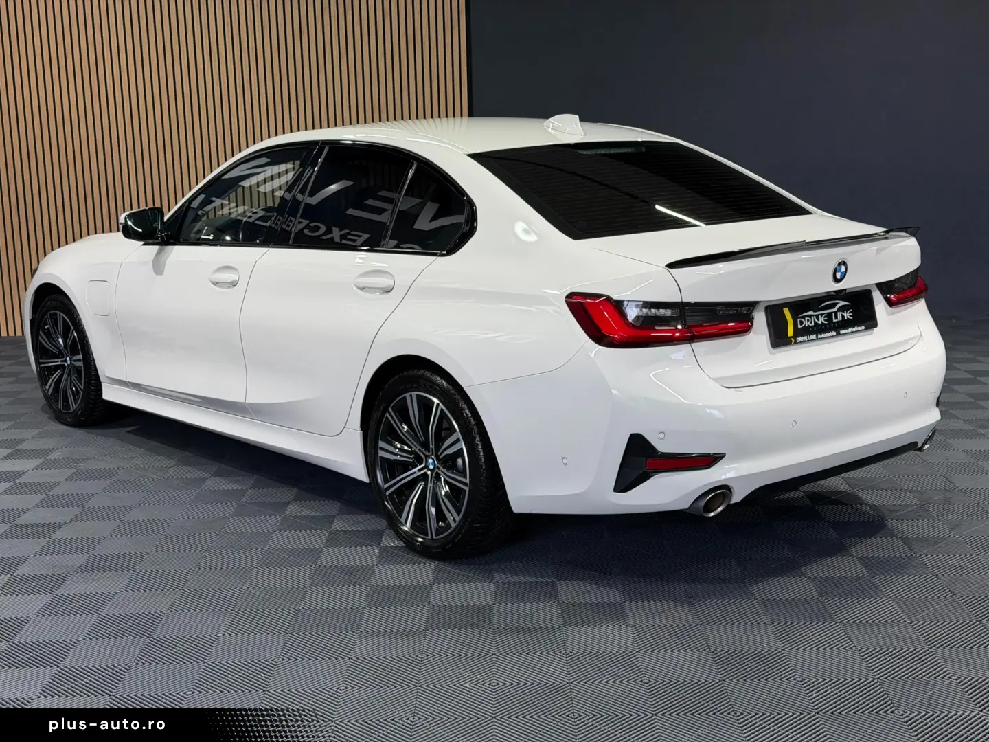BMW 330e Sport Line