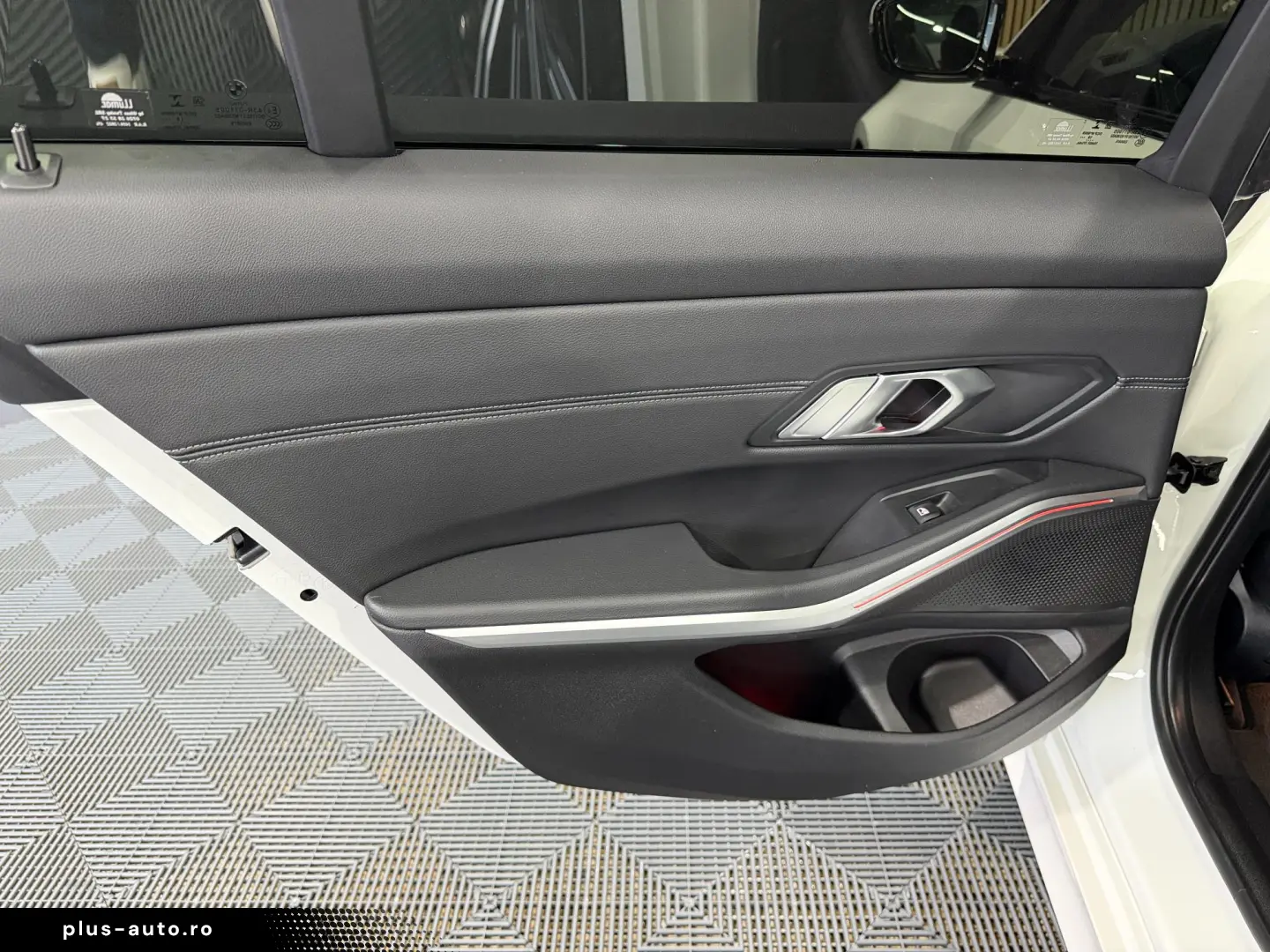 BMW 330e Sport Line