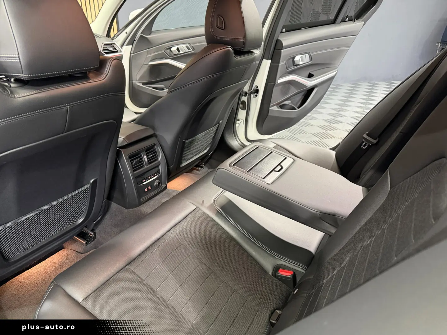 BMW 330e Sport Line