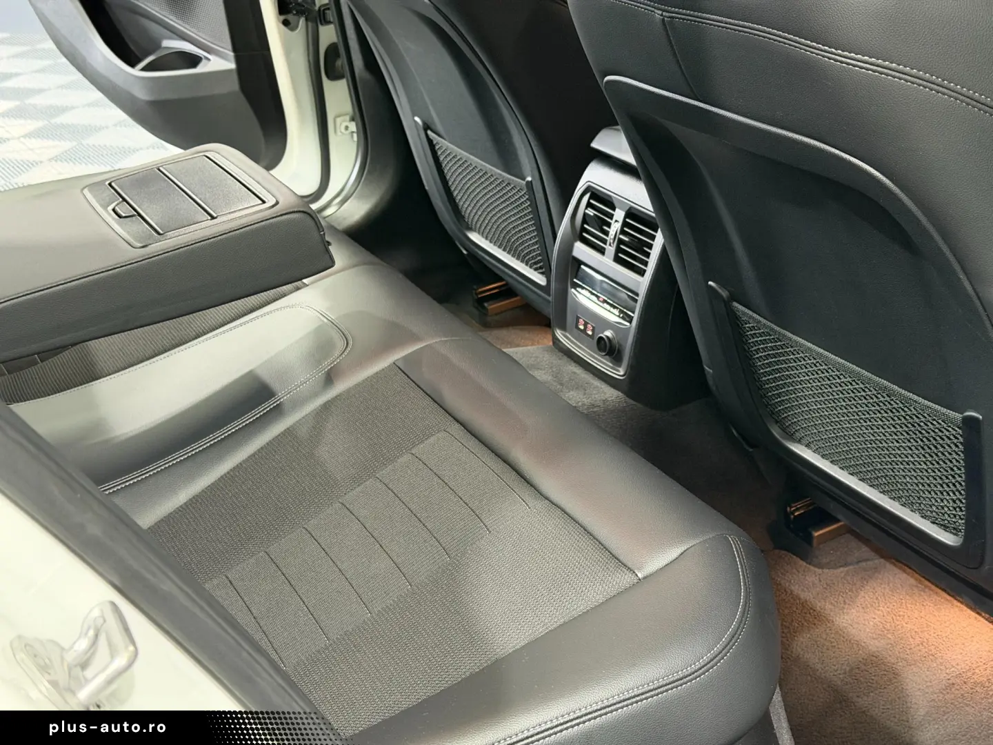 BMW 330e Sport Line