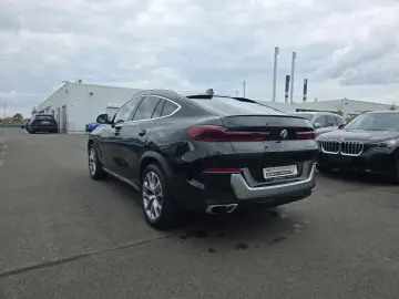 BMW X6 xDrive40d LASER HUD KAMERA INDIVIDUAL Standhe
