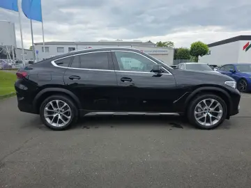 BMW X6 xDrive40d LASER HUD KAMERA INDIVIDUAL Standhe