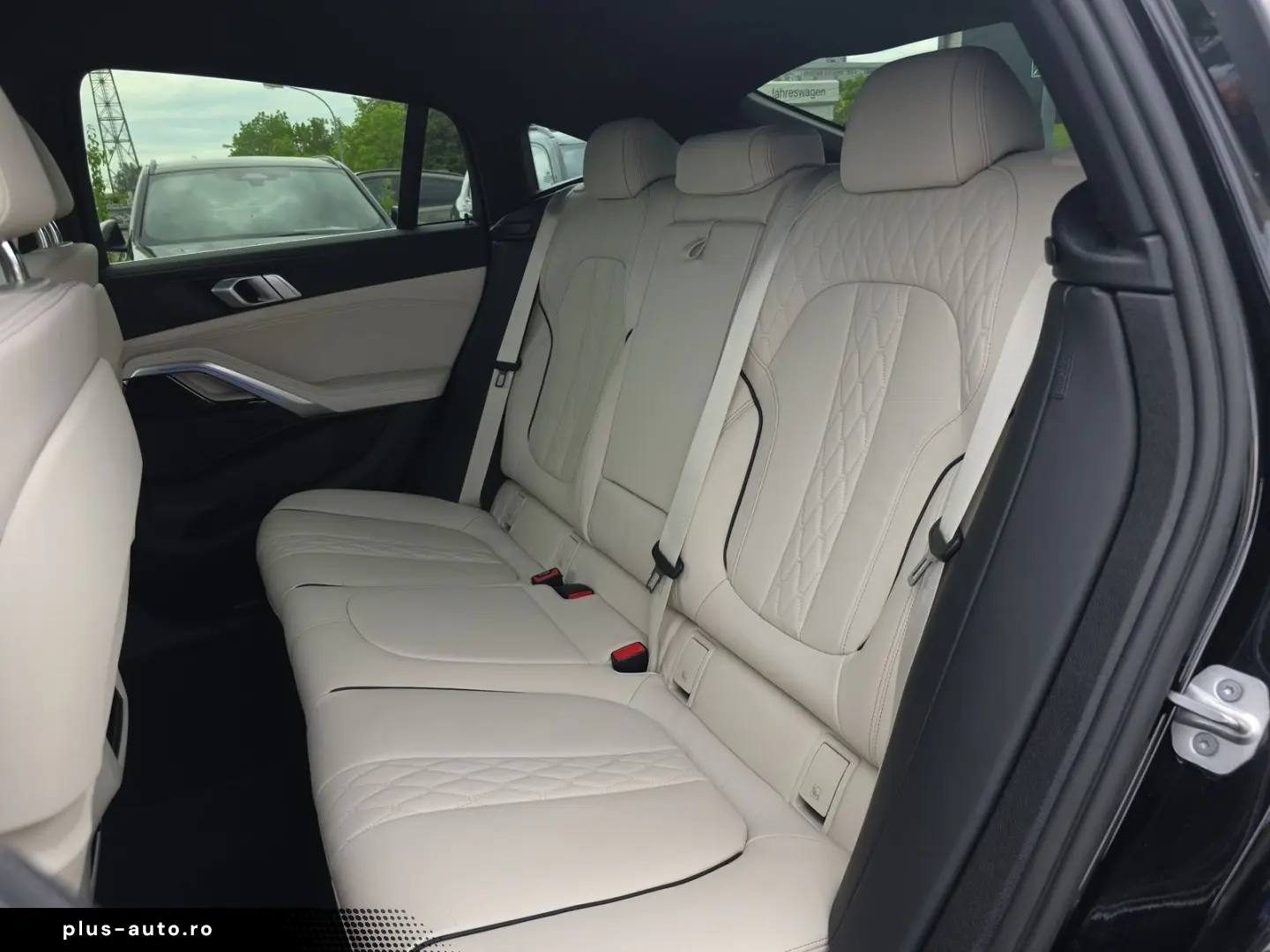 BMW X6 xDrive40d LASER HUD KAMERA INDIVIDUAL Standhe