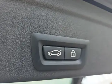 BMW X6 xDrive40d LASER HUD KAMERA INDIVIDUAL Standhe