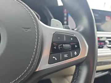 BMW X6 xDrive40d LASER HUD KAMERA INDIVIDUAL Standhe