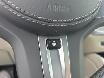 BMW X6 xDrive40d LASER HUD KAMERA INDIVIDUAL Standhe