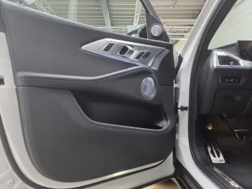 BMW XM 50e 23Zoll DriviProf. ACC AHK B&W Sitzlüftung