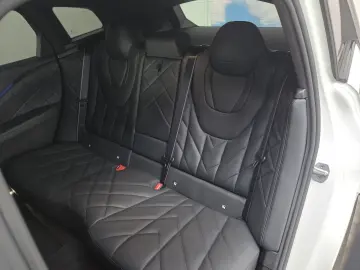 BMW XM 50e 23Zoll DriviProf. ACC AHK B&W Sitzlüftung