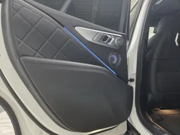 BMW XM 50e 23Zoll DriviProf. ACC AHK B&W Sitzlüftung