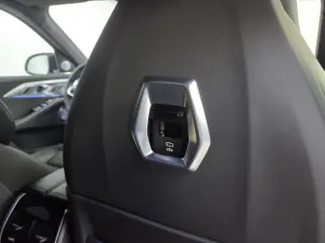 BMW XM 50e 23Zoll DriviProf. ACC AHK B&W Sitzlüftung