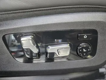 BMW XM 50e 23Zoll DriviProf. ACC AHK B&W Sitzlüftung