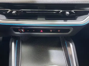 BMW XM 50 e M-SPORT HUD DAB AHK KEYLESS u.v.m.