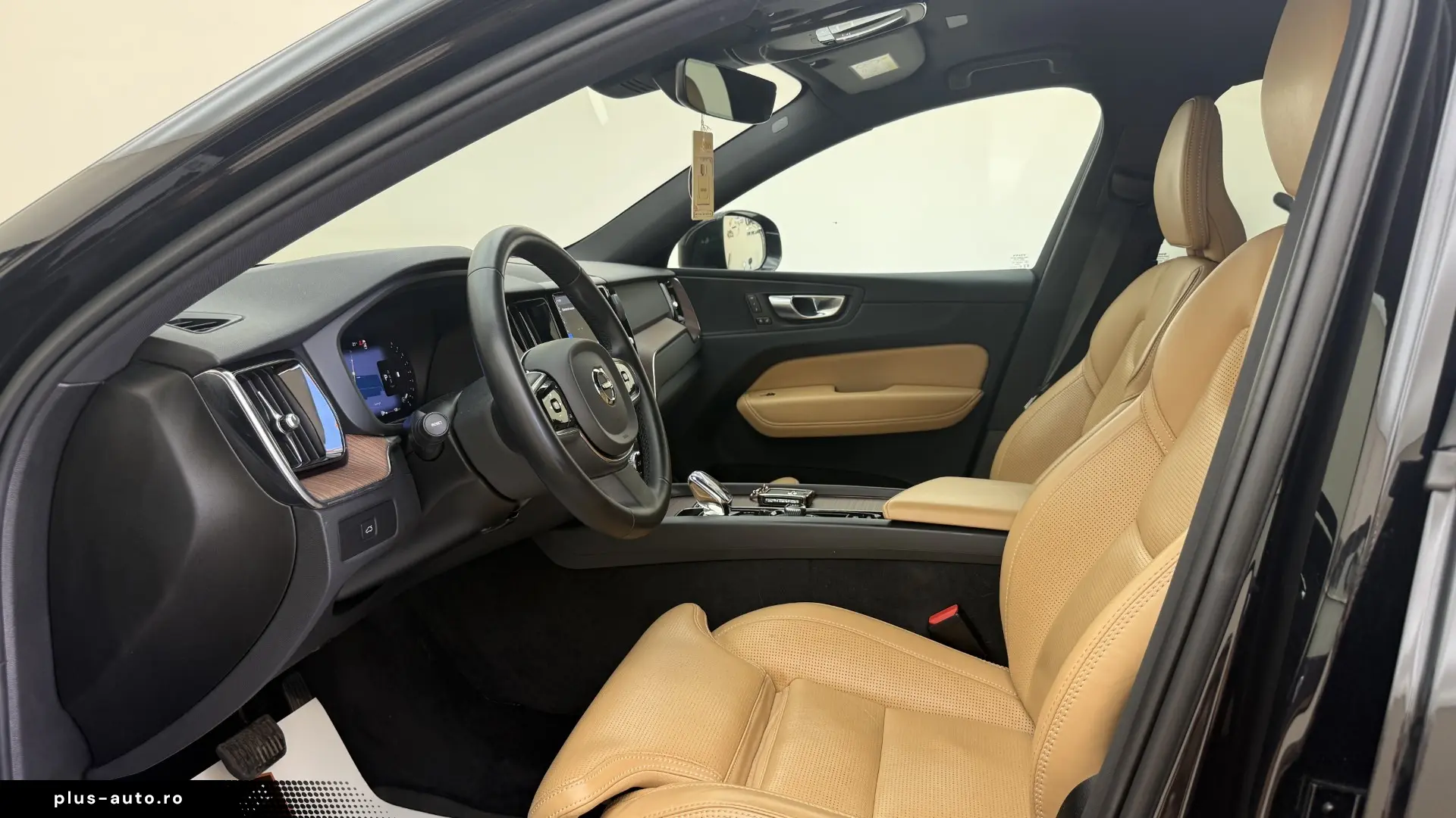 Volvo XC60 2.0 Benzina Mild Hybrid B5 250CP 4×4 2023
