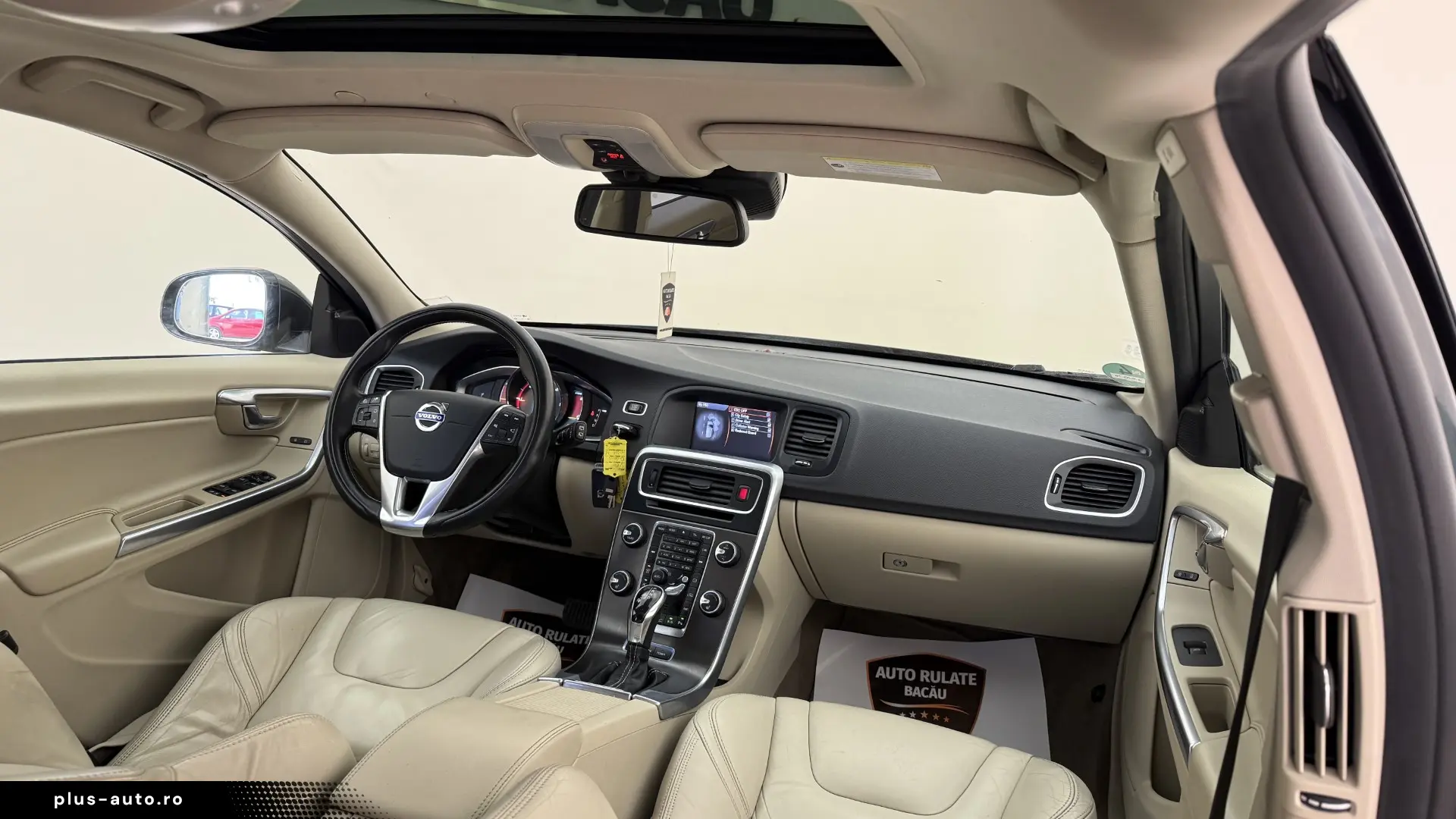 Volvo V60 2.4d Plug-in Hybrid 283CP 4×4 Automata 2013 1