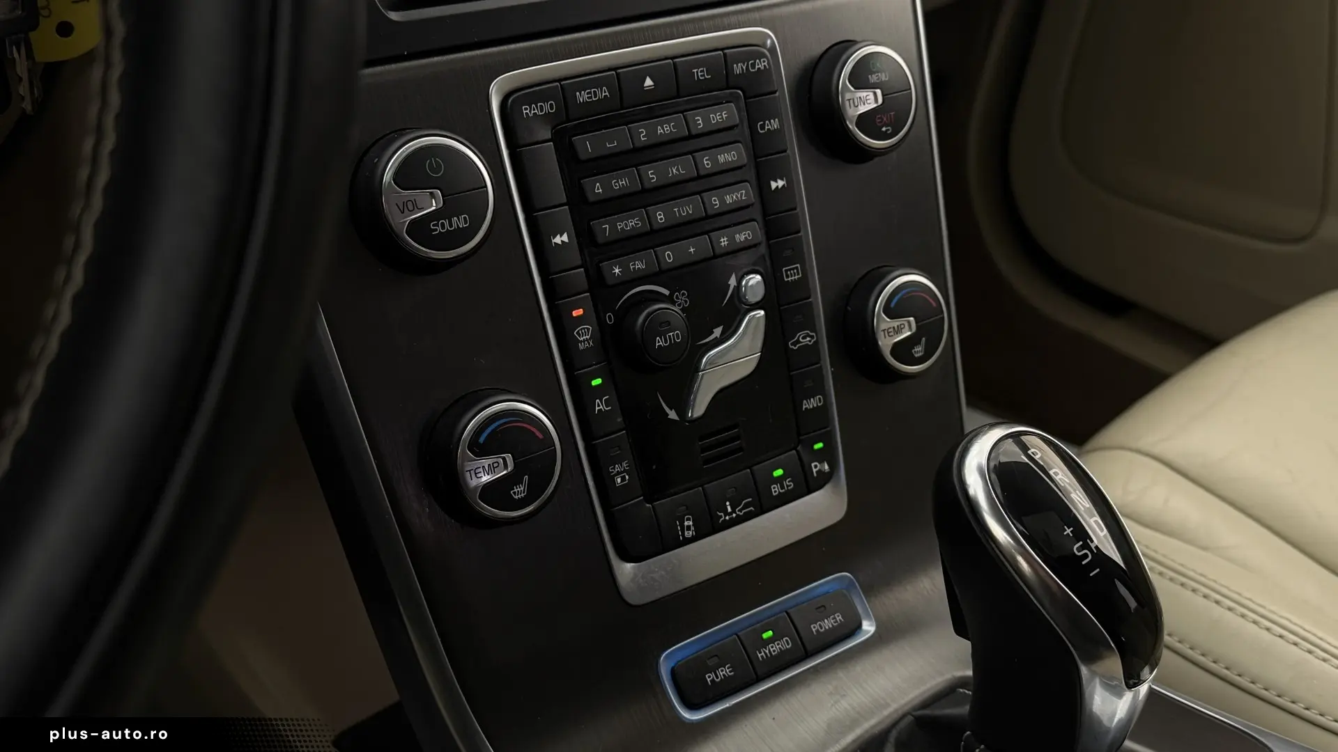 Volvo V60 2.4d Plug-in Hybrid 283CP 4×4 Automata 2013 1