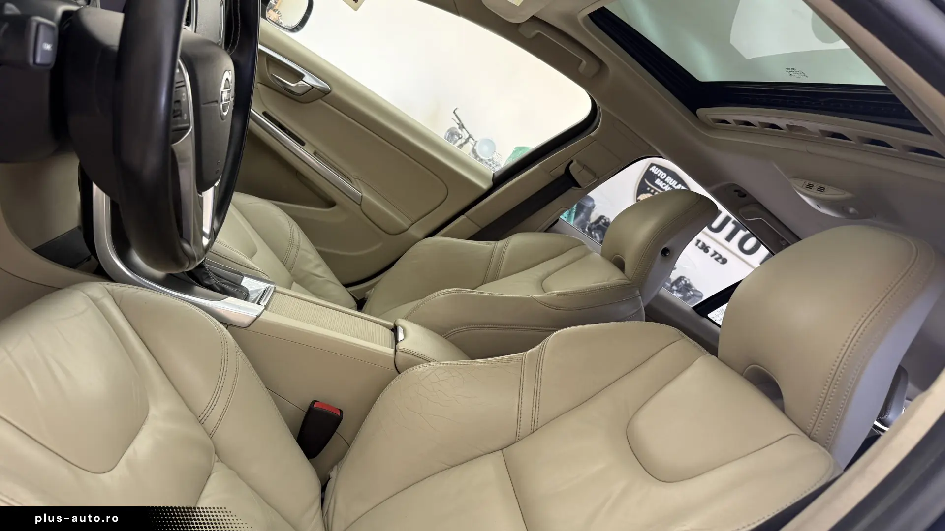Volvo V60 2.4d Plug-in Hybrid 283CP 4×4 Automata 2013 1