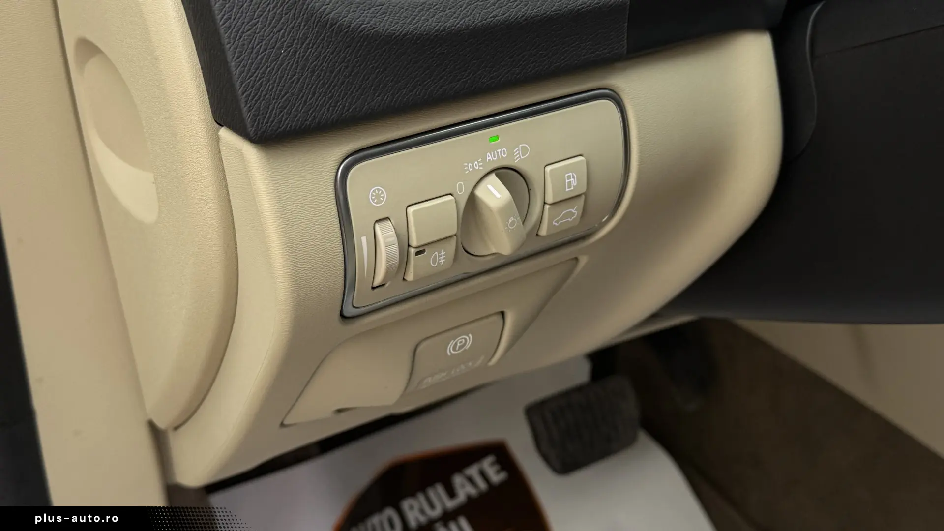 Volvo V60 2.4d Plug-in Hybrid 283CP 4×4 Automata 2013 1