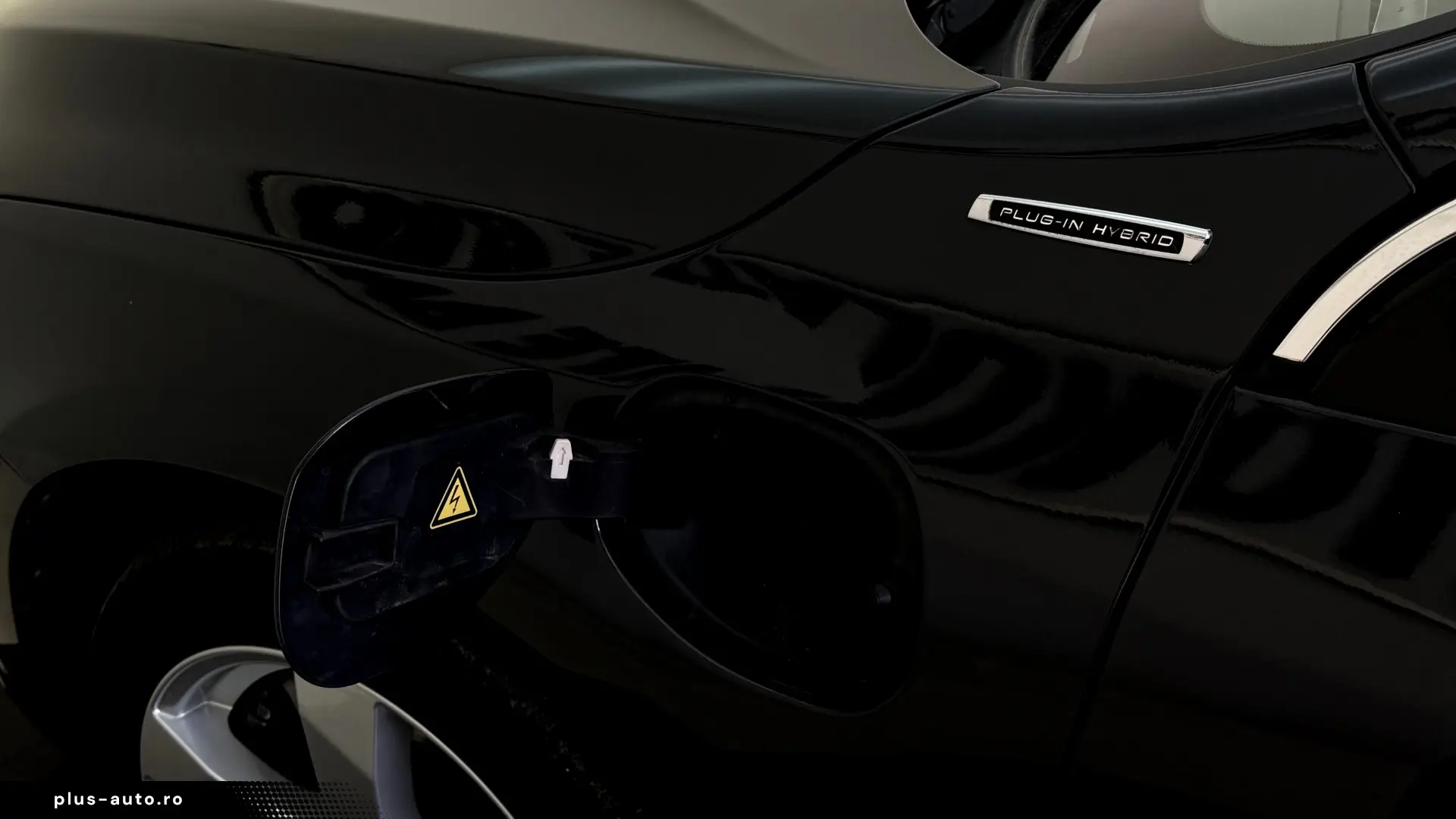 Volvo V60 2.4d Plug-in Hybrid 283CP 4×4 Automata 2013 1