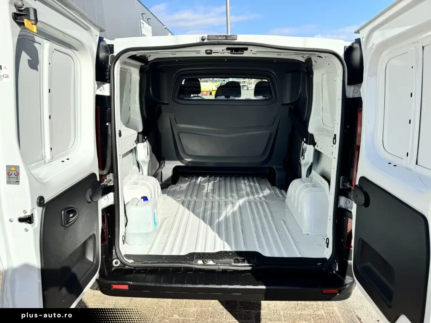 OPEL VIVARO DOKA 6 LOCURI DUBA 7 UNITATI IN STOC