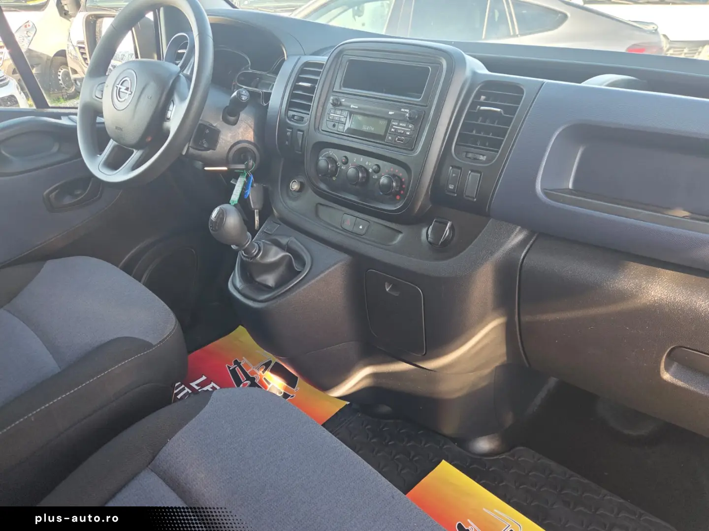 OPEL VIVARO DOKA 6 LOCURI DUBA 7 UNITATI IN STOC