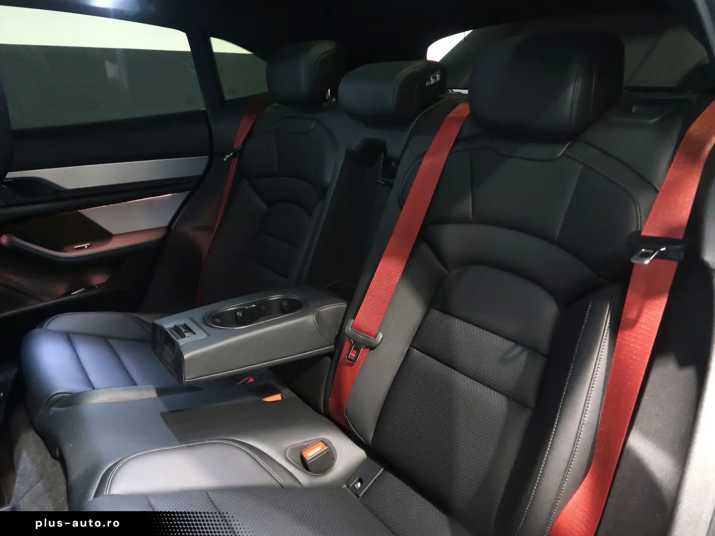 PORSCHE Taycan 4 Cross PANO APPROVED 1.HAND HUD 5 SITZER
