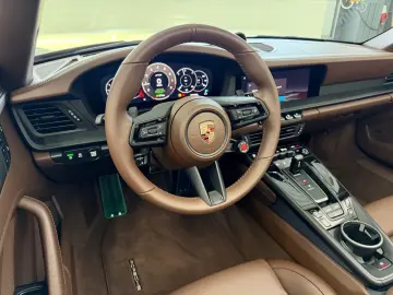 Porsche 911 Carrera 4 GTS T-Hybrid Cabriolet