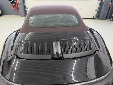 Porsche 911 Carrera 4 GTS T-Hybrid Cabriolet