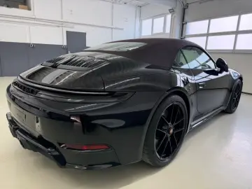 Porsche 911 Carrera 4 GTS T-Hybrid Cabriolet