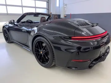 Porsche 911 Carrera 4 GTS T-Hybrid Cabriolet