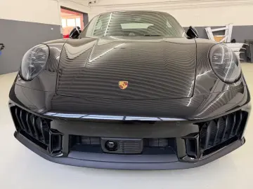 Porsche 911 Carrera 4 GTS T-Hybrid Cabriolet