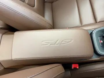 Porsche 911 Carrera 4 GTS T-Hybrid Cabriolet