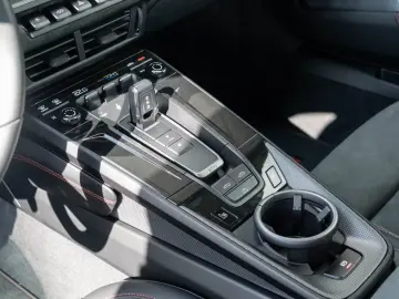 Porsche 992 911 Carrera GTS Cabrio Burmester