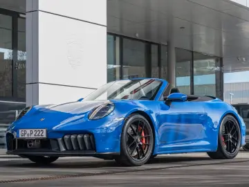 Porsche 992 911 Carrera GTS Cabrio Burmester