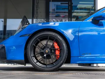 Porsche 992 911 Carrera GTS Cabrio Burmester