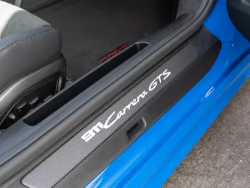 Porsche 992 911 Carrera GTS Cabrio Burmester