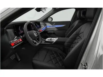 BMW 740d xDrive M SPORT PRO Iconic Glow Panorama Sky