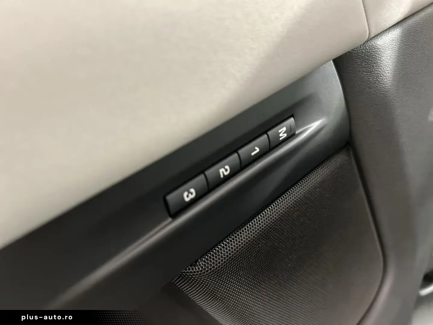 Land Rover Range Rover Evoque P270e Dynamic SE