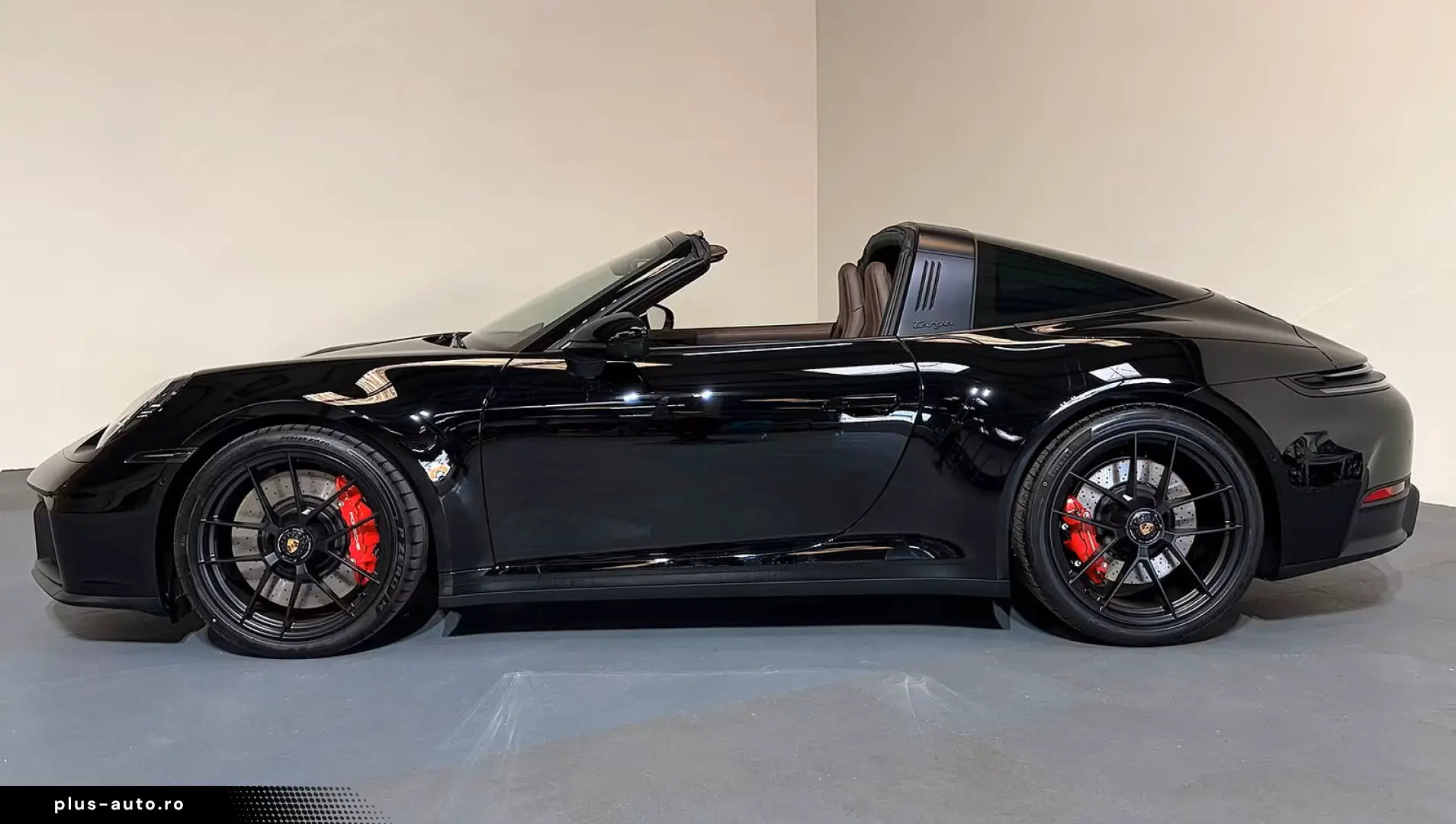 Porsche 992 .2 Targa 4 GTS MATRIX BLACK