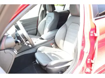 ALFA ROMEO Giulia COMPETIZIONE 2.0 TURBO 16V 280 PS AT8 Q4