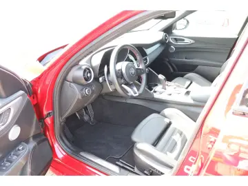 ALFA ROMEO Giulia COMPETIZIONE 2.0 TURBO 16V 280 PS AT8 Q4