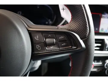 ALFA ROMEO Giulia COMPETIZIONE 2.0 TURBO 16V 280 PS AT8 Q4