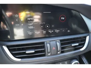 ALFA ROMEO Giulia COMPETIZIONE 2.0 TURBO 16V 280 PS AT8 Q4