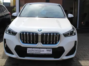 BMW iX1 30xDrive M Sportpaket Kam. Wärmepumpe SoH 97