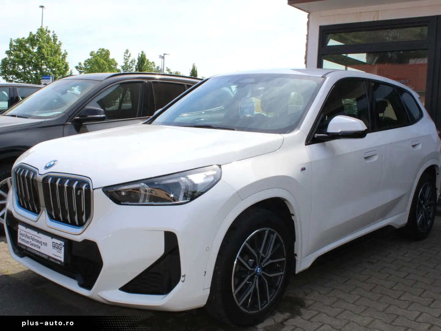 BMW iX1 30xDrive M Sportpaket Kam. Wärmepumpe SoH 97
