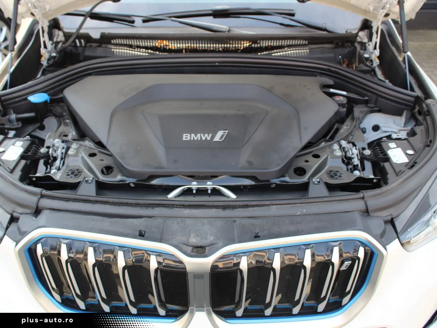 BMW iX1 30xDrive M Sportpaket Kam. Wärmepumpe SoH 97