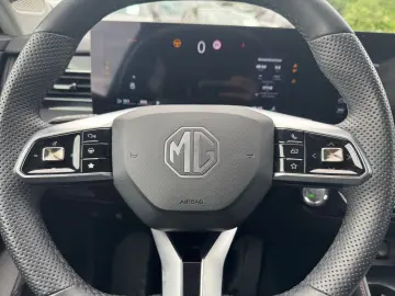 MG HS 1.5 T GDI 125 kW Luxury Turbo 360 Leder Keyle