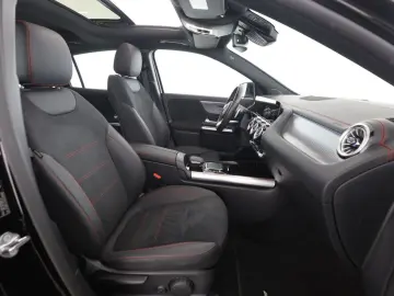 MERCEDES-BENZ EQA 250 AMG MBUX Pano Distronic 360 LED Navi