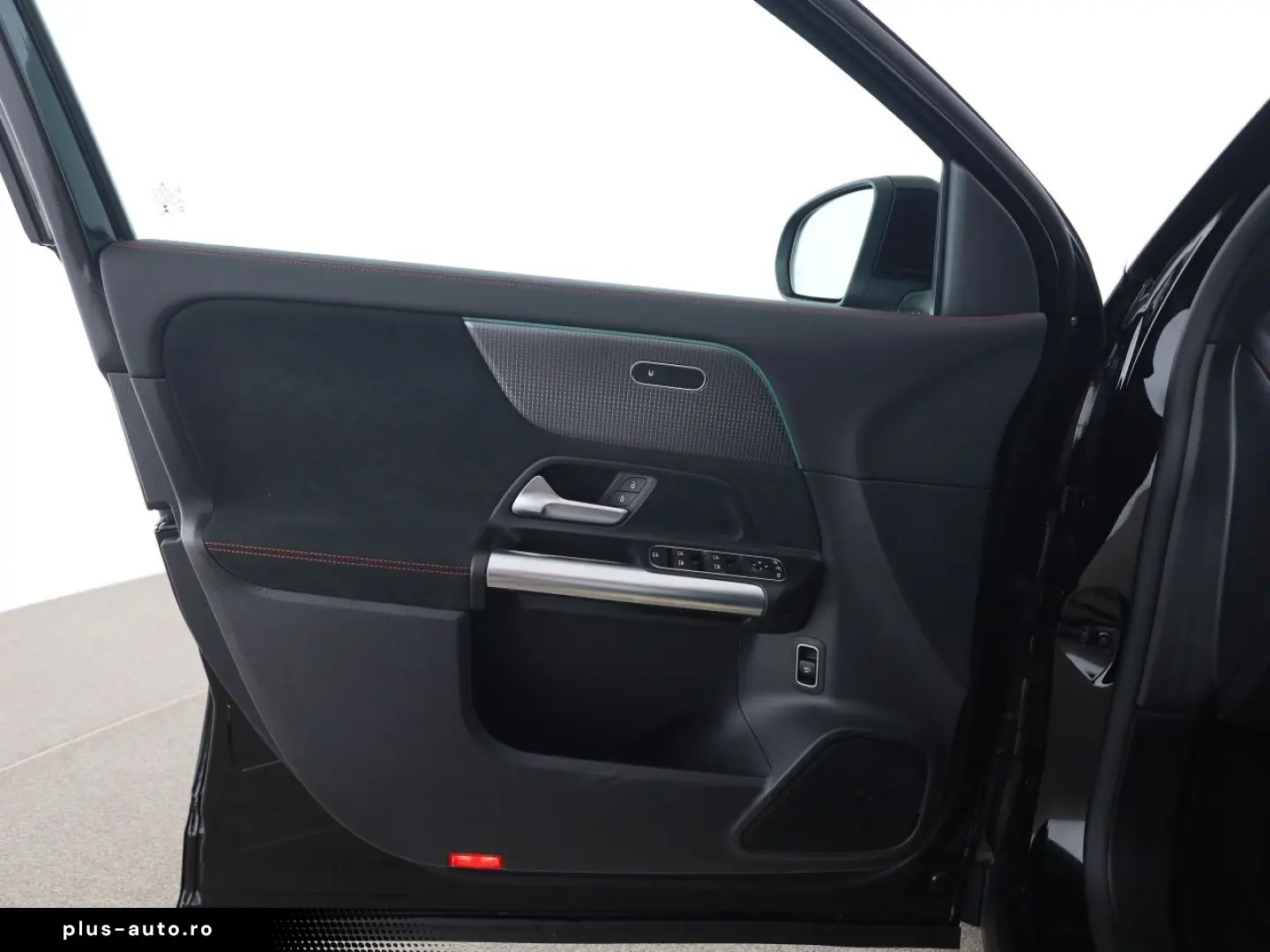 MERCEDES-BENZ EQA 250 AMG MBUX Pano Distronic 360 LED Navi